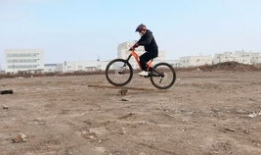 骑行短视频,捕捉城市街头流动风景